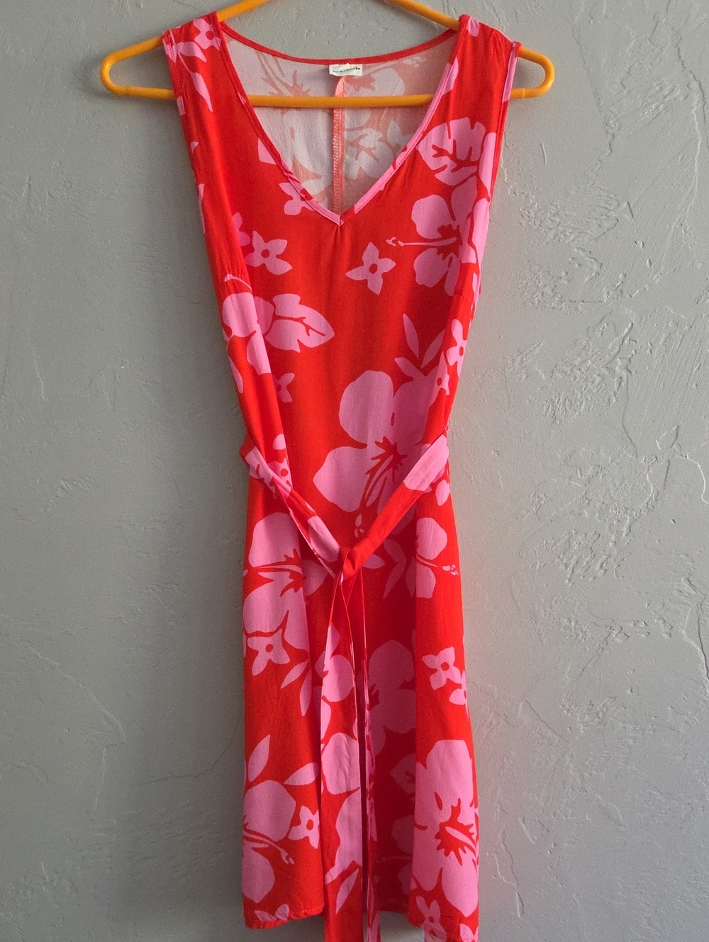 TAHITIAN Red & Pink Floral Sleeveless  Sm